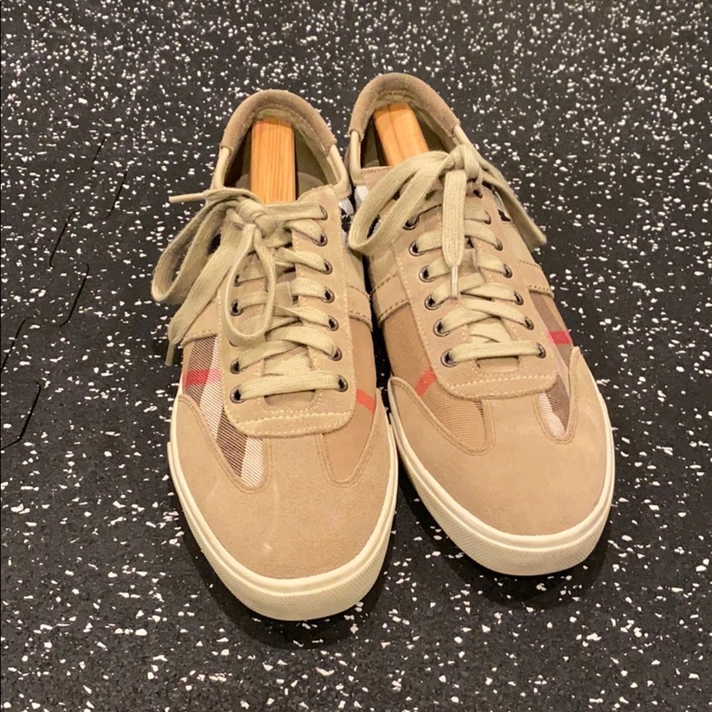 Burberry low tops
